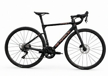 ■ホイールセット UNAAS HARD 50D ■ハンドルバー ZERO K/ZERO SL ■タイヤ Continental Grand Prix ■シフター Shimano 105 ST-R7170 ■フロントディレイラー Shimano 105 FD-R7150 ■リアディレイラー Shimano 105 RD-R7150 ■クランクセット Shimano 105 FC-R7100 52-36T ■チェーン KMC X12R ■カセット Shimano 105 CS-R7101 11-34T ■バーテープ Selle Italia SG-Tape ■サドル SELLE ITALIA NOVUS BOOST EVO X-CROSS SUPERFLOW ※写真はイメージです