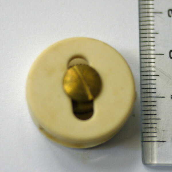 店頭在庫品 コードストッパー 丸 A5 アイボリー 20mm【KN】1個