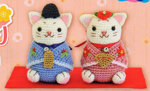 ※こちらの商品は手芸キットです。完成品の販売ではございません※在庫ありの商品でも、店頭の在庫と共有しております為、取り寄せになる場合があります。オリムパス人気のひな祭りキットシリーズ ※デザイン：福村弘美さん [出来上がりサイズ]各約高さ12cm×幅7cm 敷物：縦約10cm×横20cm メーカー希望小売価格はメーカーカタログに基づいて掲載しています。