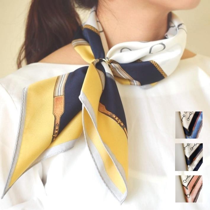 《 お手入れ簡単 》 スカーフ 送料無料 ネッカチーフ ミニスカーフ 馬具柄 おしゃれ ヘアアクセサリー チャーム バッグチャーム ネイビーフレーム コンサバ 正方形 男性 女性 レディース メンズ 韓国 韓国ファッション 防寒 母の日 ギフト プレゼント 送料無料 クリスマスのサムネイル
