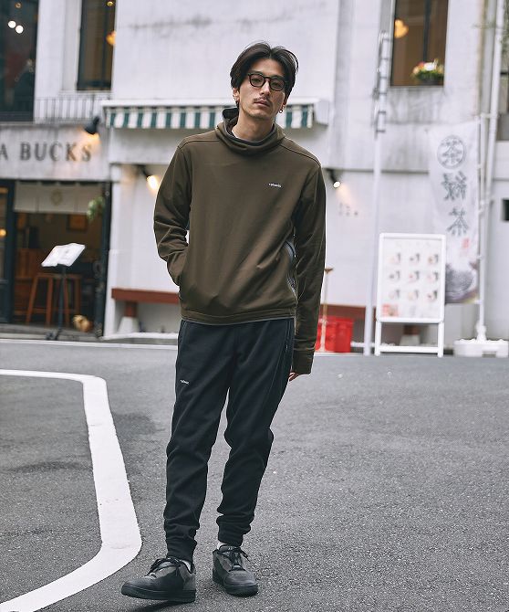 +phenix プラスフェニックス POWER STRETCH PULL OVER HOODY パワーストレッチ プルオーバー フーディー POLARTEC ポーラテック【MEN】