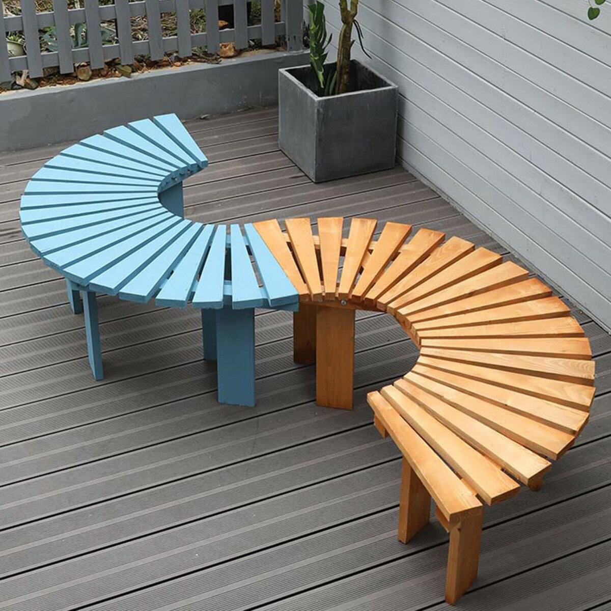 ガーデンベンチ 黄色と青の曲線ベンチ、半円形ベンチ 、屋外装飾用の木製ラップアラウンドツリーベンチ、耐候性ガーデンベンチシート