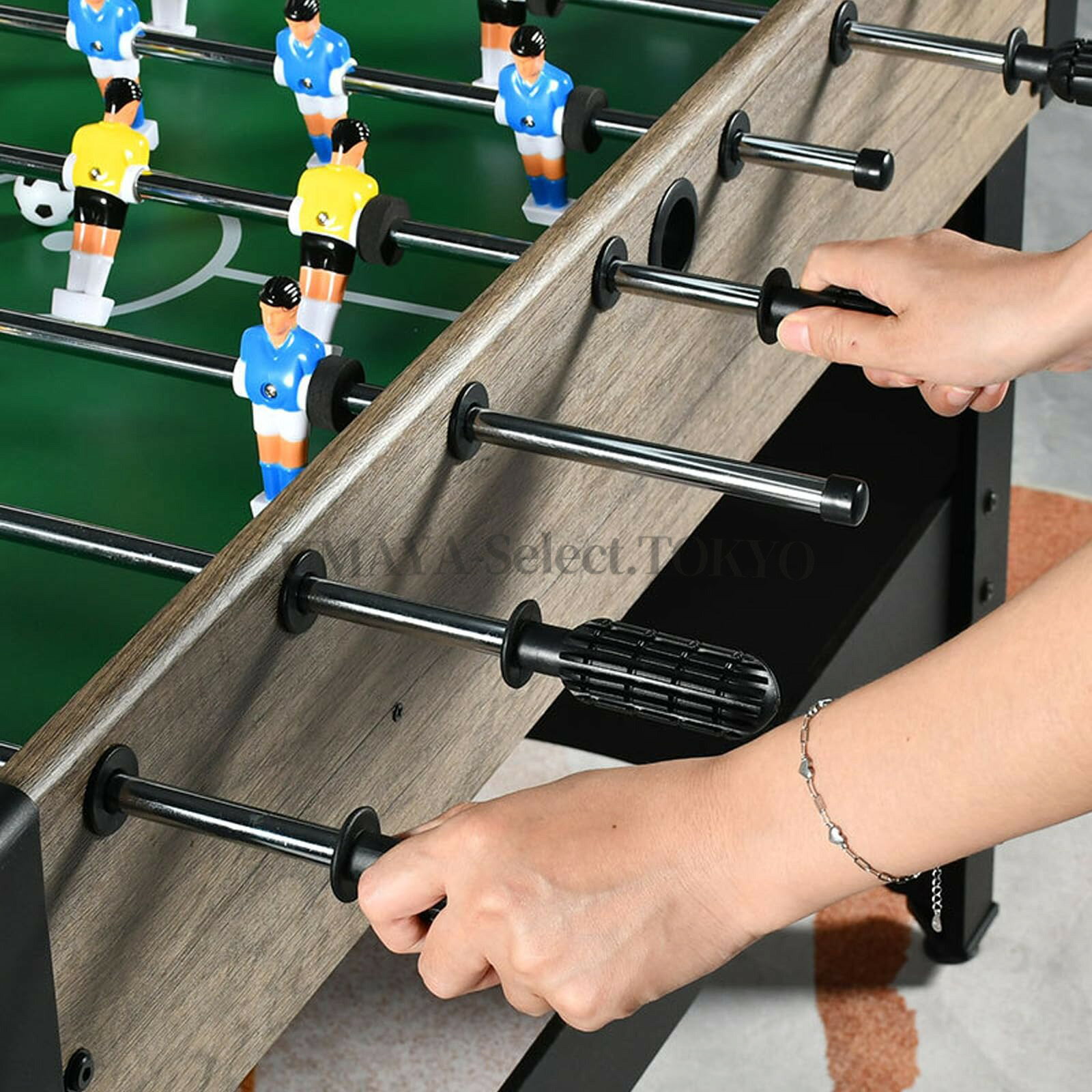 UMAYA-Select.TOKYOのフーズボールテーブル 得点板付 8 列 標準的なフットボールの対戦規模 卓上サッカー盤 インテリア サッカー対戦 ストレス解消 親子 家族 親友 家庭用 知育おもちゃ｜アングル3