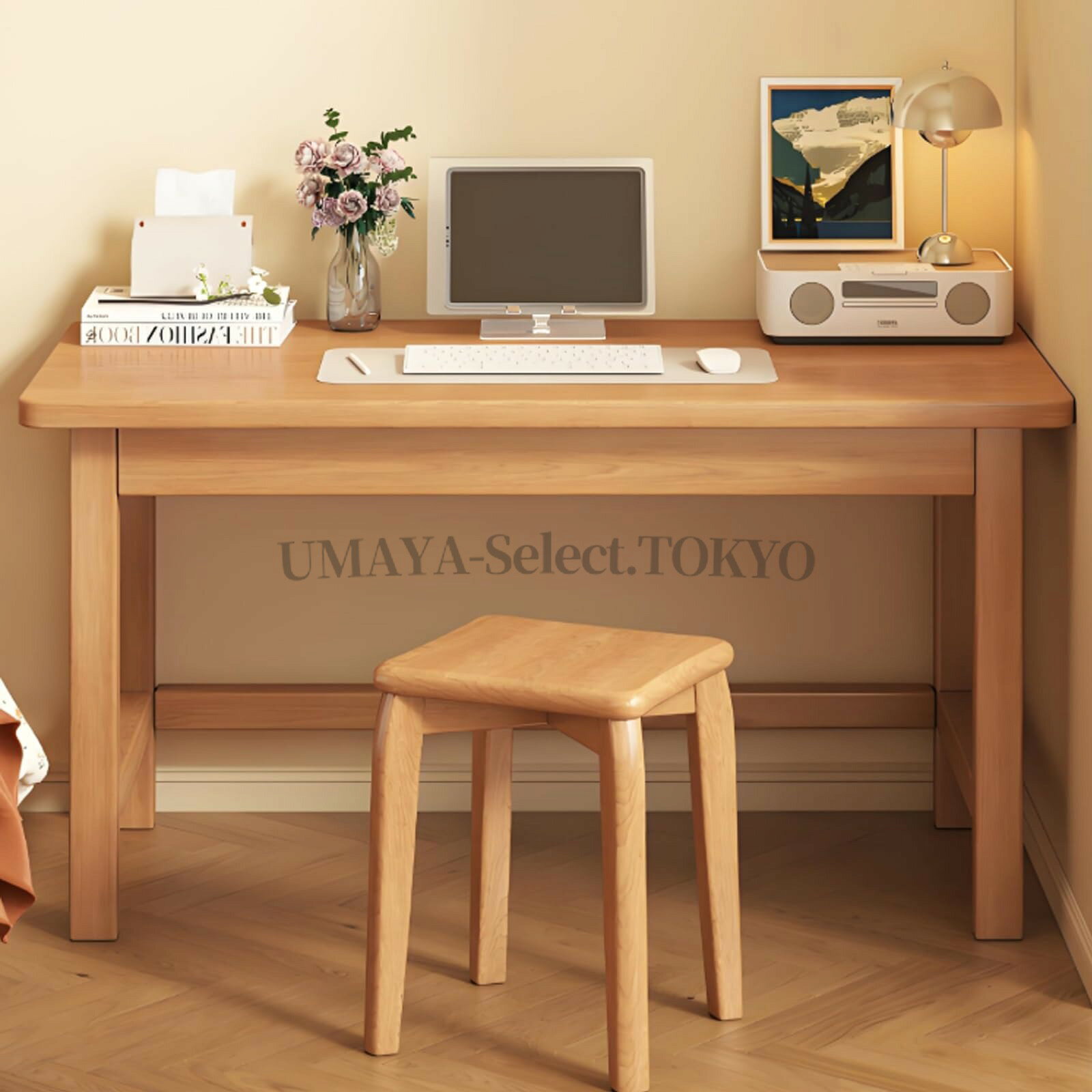 【商品名】デスク テーブル パソコンデスク 幅140×奥行60×高さ75cm 在宅勤務 木の色 耐荷重200kg リモートワーク用 木製 天然木 純粋な無垢材 机 pcデスク 勉強机 大型デスクトップ シンプル 化粧台 組立簡単【価格】22282円【商品説明】【100%天然無垢材】：ゲーミングデスク 木の自然な風合いが温かみをもたらし、お部屋の雰囲気を優しく引き立てます。厳選された100%天然木を使用した無垢材。美しい木目と高級感のあるデザインは、使い込むほどに味わい深くなります。ダイニングルーム、リビング、書斎など、どんな場所に置いても上質な空間を演出できます。【家族みんなに安心設計】pcデスク 環境に優しい水性塗料を使用しているため、体に優しく無臭で、お子様や妊婦、ペットを飼っているご家庭の学習椅子としても安心してお使いいただけます。抗アレルギーにも最適です。また、テーブルの角は丸みを帯びたデザインで、ぶつかりにくくなっています。【頑丈で耐久性のあるテーブル構造】勉強机 この無垢材テーブルのフレームと脚には機械式インレイ技術を採用し、非常にしっかりとした構造になっているため、非常に頑丈でぐらつきにくいです。【広々としたワークスペースを演出】学習デスク 十分な奥行きと幅のある作業面により、パソコンの操作や書類の閲覧も快適に行えます。さらに、十分な収納スペースが仕事や勉強の効率を大幅に向上させます。【使用シーン】パソコンデスク引き出し付き【商品名】デスク テーブル パソコンデスク 幅140×奥行60×高さ75cm 在宅勤務 木の色 耐荷重200kg リモートワーク用 木製 天然木 純粋な無垢材 机 pcデスク 勉強机 大型デスクトップ シンプル 化粧台 組立簡単【価格】22282円【商品説明】【100%天然無垢材】：ゲーミングデスク 木の自然な風合いが温かみをもたらし、お部屋の雰囲気を優しく引き立てます。厳選された100%天然木を使用した無垢材。美しい木目と高級感のあるデザインは、使い込むほどに味わい深くなります。ダイニングルーム、リビング、書斎など、どんな場所に置いても上質な空間を演出できます。【家族みんなに安心設計】pcデスク 環境に優しい水性塗料を使用しているため、体に優しく無臭で、お子様や妊婦、ペットを飼っているご家庭の学習椅子としても安心してお使いいただけます。抗アレルギーにも最適です。また、テーブルの角は丸みを帯びたデザインで、ぶつかりにくくなっています。【頑丈で耐久性のあるテーブル構造】勉強机 この無垢材テーブルのフレームと脚には機械式インレイ技術を採用し、非常にしっかりとした構造になっているため、非常に頑丈でぐらつきにくいです。【広々としたワークスペースを演出】学習デスク 十分な奥行きと幅のある作業面により、パソコンの操作や書類の閲覧も快適に行えます。さらに、十分な収納スペースが仕事や勉強の効率を大幅に向上させます。【使用シーン】パソコンデスク引き出し付き