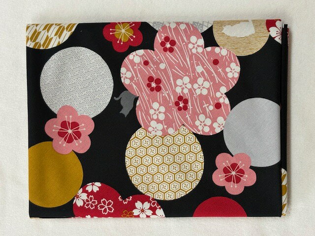 Rakuten - 125 風呂敷 約110cm ×110cm 大判 ふろしき 和雑貨 花柄と猫 黒色地 日本製 ギフト プレゼント、贈り物に！シャンタン 綿100% エコバックにも！