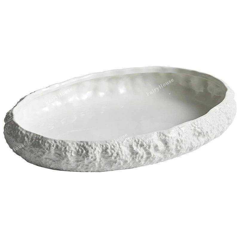 素材：磁器柄：無地スタイル：北欧スタイルカラー：ホワイトサイズ：9インチ、11インチ、14インチ※モニターの発色や室内照明などの要因により、実際の商品と多少色が異なる場合がございます。※陶器の特性上、表示されているサイズや容量は多少異なる場合がございますのでご了承ください。※職人による手作りのため、一点一点風合いが異なります。一つ一つの個性をお楽しみいただければ幸いです。- 製造ロットにより、色が若干異なる場合がございます。- 表面に若干の凹凸やホコリが見られる場合がございます。- 底面に若干の凹凸や欠けが見られる場合がございます。- 表面の色や釉薬の濃さにばらつきがある場合がございます。- 底面に釉薬が溜まっている場合がございます。- 装飾線（模様）の太さや長さにばらつきがある場合がございます。こんな用途におすすめです●季節の挨拶・贈り物父の日 母の日 敬老の日 クリスマス バレンタインデー バレンタインデイ ホワイトデー ホワイトデイ 新生活●日常の贈り物お世話になりました●祝事成人式 成人祝 卒業記念品 卒業祝い 御卒業御祝 入学祝い 入学内祝い 大学 就職祝い 社会人 お祝い 御祝い 内祝い 内祝 御結婚お祝い ご結婚御祝い 御結婚御祝 結婚祝い 結婚内祝い 結婚式 祝御誕生日 お誕生日 誕生日祝い バースデー バースディ バースディー 引っ越し 引っ越し祝い●法人向け周年記念 異動 転勤 挨拶回り 転職 お餞別 贈答品 粗品 おもたせ 手土産 心ばかり 寸志 新歓 歓迎 送迎 新年会 忘年会 二次会 記念品 景品 海外土産 退職●プチギフトお世話になったお礼 ギフト プレゼント 贈り物●お返し御礼 お礼 謝礼 御返し お返し●ここが喜ばれています上品 上質 高級 おしゃれ 華やか 可愛い かわいい 人気 おすすめ インスタ インスタ映え インテリア テーブルコーデ テーブルコーディネート テーブルセッティング 伝統工芸 日本製●こんな想いで…おこもり贅沢 おめでとう ありがとう 今までお世話になりました　いままで お世話になりました これから よろしくお願いします おうち時間●こんな方に女性 男性 10代 20代 30代 40代 50代 60代 70代 80代 90代 お父さん お母さん 兄弟 姉妹 祖父 おじいちゃん 祖母 おばあちゃん 妻 夫 奥さん 旦那さん 彼女 彼氏 職場 先輩 後輩 同僚 外国人 海外