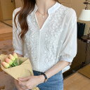 50代 シャツ 花柄 春 エレガント レディース ス フェミニン 20代 ホワイト オフィス ブラウス レース 大人 体型カバー 白 プルオーバー 40代 30代 ナチュラル カジュアル 可愛い 夏 五分袖 ゆったり Vネック 通勤 秋