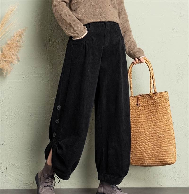 秋 M ワイド パンツ カジュアル 個性的 コーデュロイ 上品 送料無料 大人可愛い ゆったり ボトムス 黒 マニッシュ おしゃれ ボタン かっこいい ラフ レディース レトロ メンズライク 無地 冬 緑 女性用 大人 クロップド丈 かわいい L パンツ ポケット ベージュ こなれ感 XL