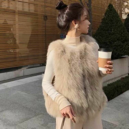 ボリューム ショート丈 きれいめ ジレ ふわふわ ノースリーブ フェイクファー ファージャケット レイヤード 春 レイヤード 40代 ファー 羽織り ノーカラージャケット 重ね着 ファー レディース おしゃれ 30代 冬 秋 大人可愛い ボリューム ショート丈 きれいめ ジレ ふわふわ ノースリーブ フェイクファー ファージャケット レイヤード 春 レイヤード 40代 ファー 羽織り ノーカラージャケット 重ね着 ファー レディース おしゃれ 30代 冬 秋 大人可愛い