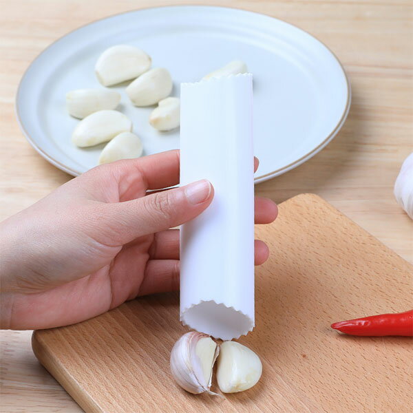 Peelers - にんにく皮むき ニンニク皮むき器 便利小物 ニンニク にんにく 大蒜 ガーリック 皮むき 皮剥き 簡単 剥き 剥ける 手軽 下ごしらえ キッチン用品 キッチン小物 食洗機対応 キッチン雑貨 調理器具 キッチンツール キッチングッズ 便利グッズ
