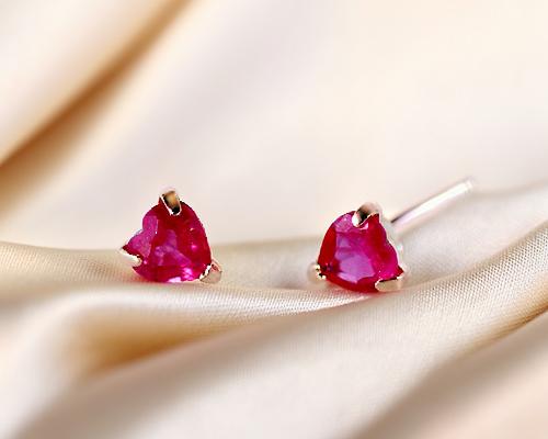 18金 計0.2ct ルビー ハート シェイプ ピアス ゴールド ホワイトゴールド ピンクゴールド 赤 スタッド トータル0.2　ハートシェイプ