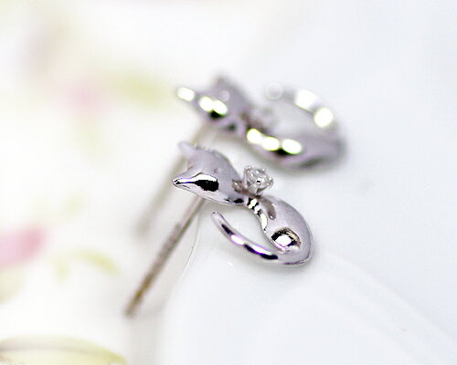 K10 WG 0.02ct ダイヤモンド キャット ピアス