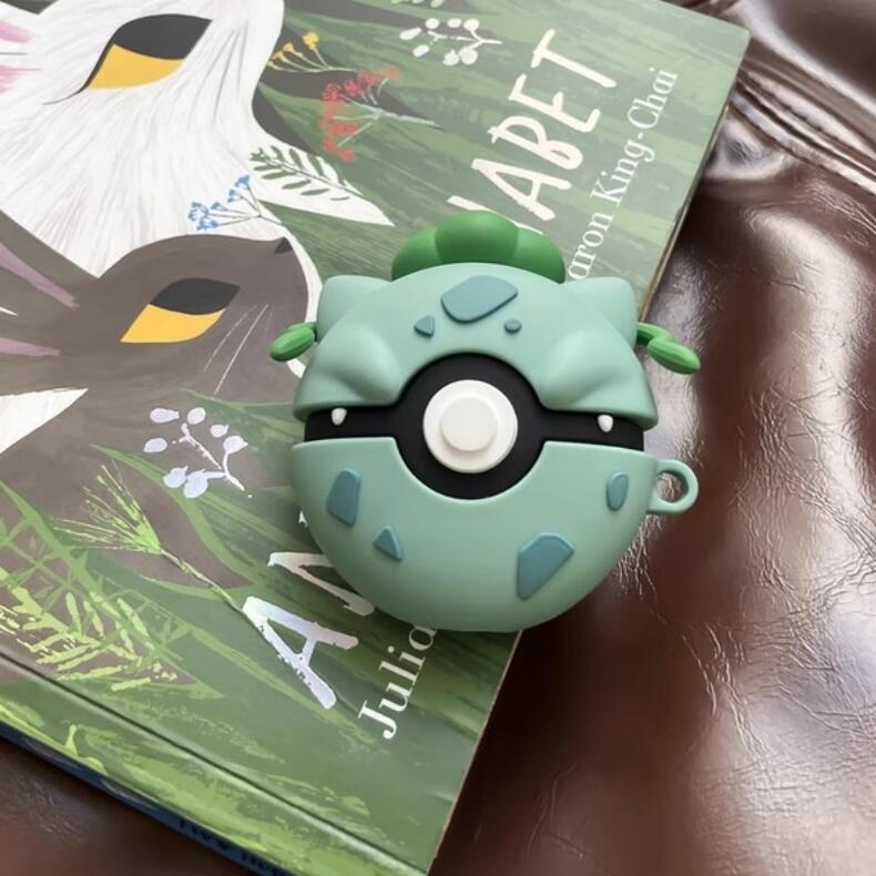 【送料無料】緑のポケボール形AirPods用保護カバー 6サイズ対応 アニメAirPodsケース イヤホン保護ケース 面白いAirPodsカバー ワイヤレスイヤ...