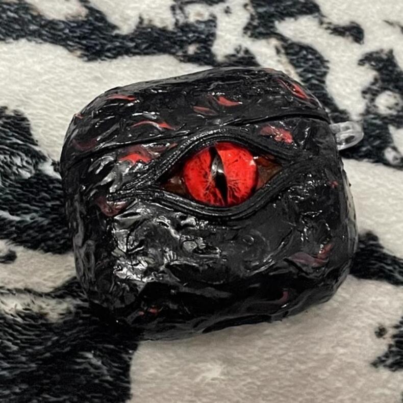 【送料無料】立体的な黒いドラゴンの目AirPods用保護カバー 6サイズ対応 龍の目AirPodsケース イヤホン保護ケース 夜光効果 面白いAirPodsカバ...