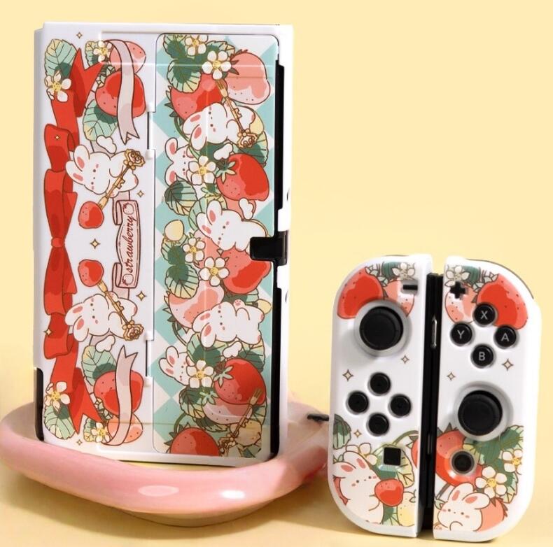 【送料無料】Nintendo Switch Switchカバー 苺の兎 可愛い OLED アクセサリー 分体式設計 プレゼント 極上の手触り 全面保護 指紋防止 衝撃吸収 擦り傷防止 耐久性 着脱簡単 取り外し可能 おしゃれ 人気 Switch本体つきません