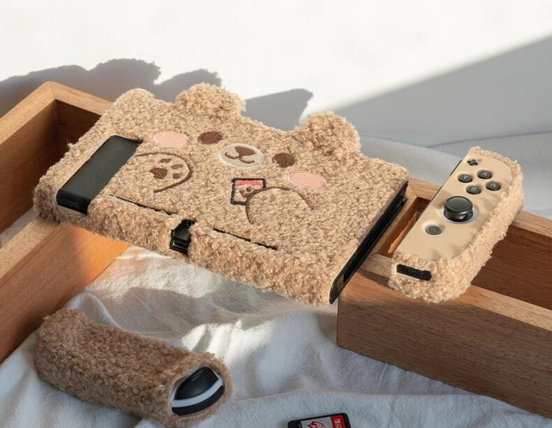 【送料無料】Nintendo Switch Switchカバー もこもこ熊 OLED アクセサリー 分体式設計 プレゼント 全面保護 指紋防止 衝撃吸収 擦り傷防止 耐久性 着脱簡単 取り外し可能 可愛い おしゃれ 手足の冷え 中国正規輸入品 Switch本体つきません