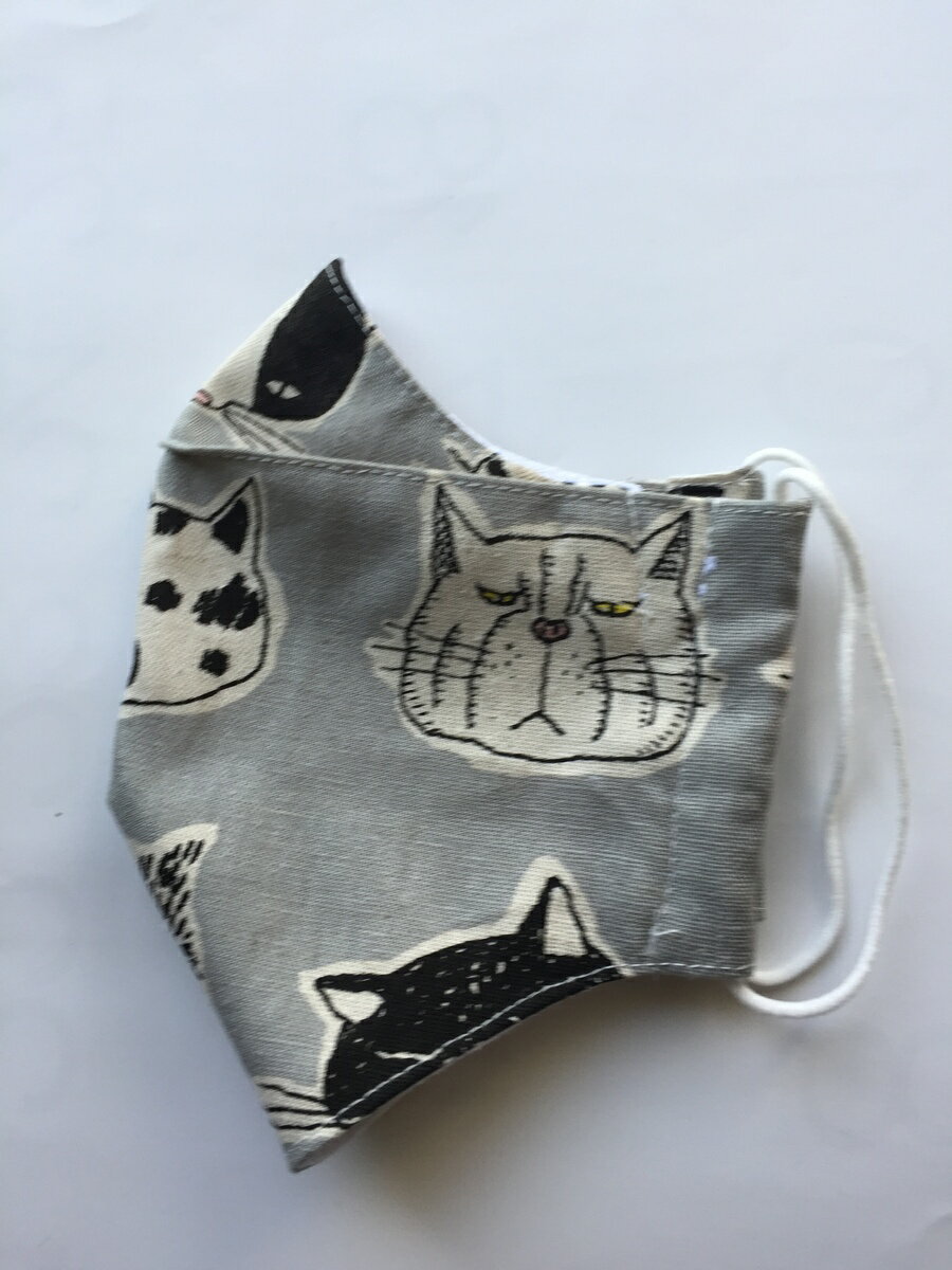洗えるマスク　立体マスク　 おまかせ猫柄　手作りマスク　大人用　男女兼用　面白い　猫好き　ねこ　ネコ　綿麻　布マスク　裏地綿100％　1猫顔,2カラフルネコ、3ベージュ色ネコ,4生成ネコ指定なしはおまかせ柄　ステイホームマスク　　息苦しくない　送料無料