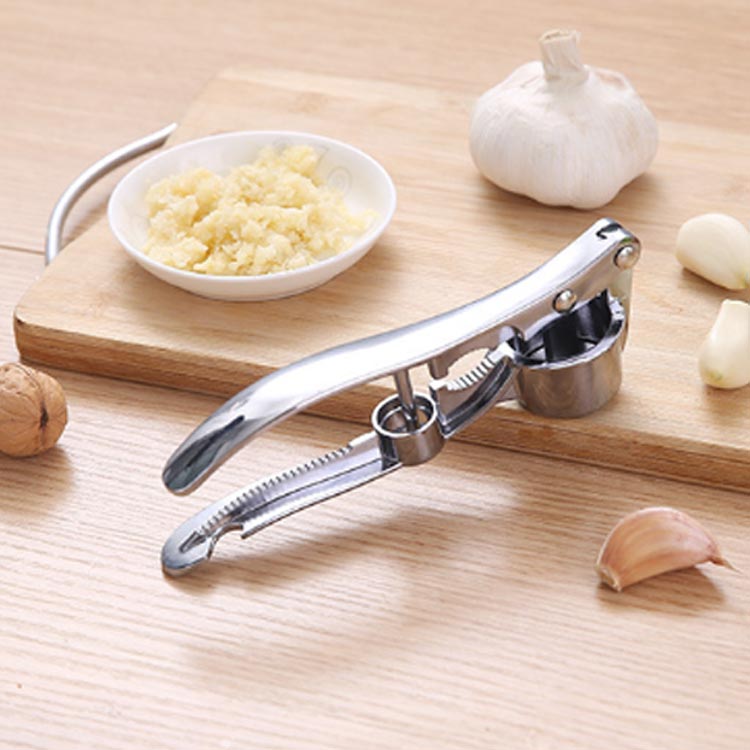 ニンニククラッシ クラッシャー ガーリックツイスト おろし器 プレス ガーリック ニンニク潰し にんに..