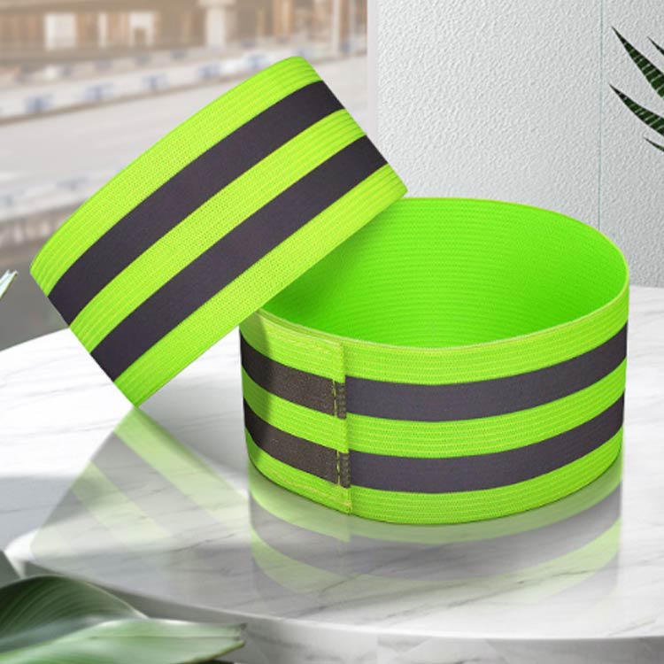 反射バ 裾バンド 裾止めバンド 自転車 マジックテープ 4本入 汚れ防止 足首バンド アームバンド ゴム 幅5cm ズボン裾止めバンド