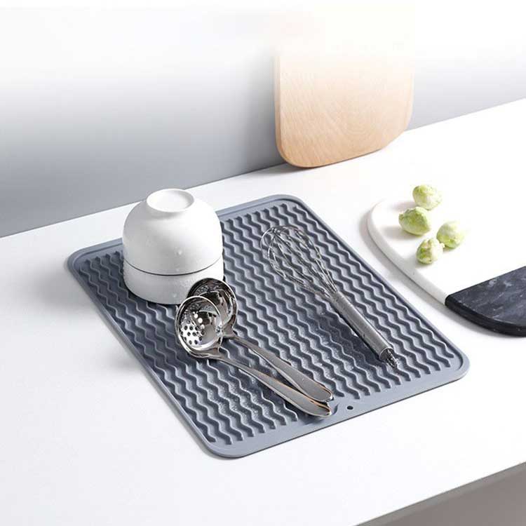 断熱マット 滑り止 速乾性 キッチンマット 水切りマット 食器乾燥 水切りトレー お手入れ簡単 シリコン製 皿置き 丸めて収納 防カビ 水洗い バスルーム 洗面台 乾燥用マット