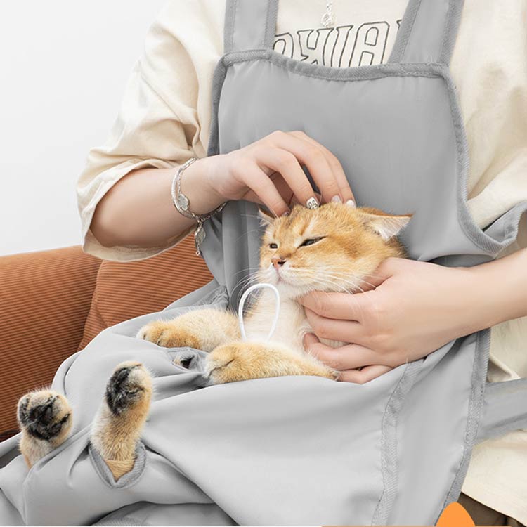 夏用 猫用 ペットバッグ 爪切り 抱っこ用エプロン ねこ寝袋 歯磨き 抱っこ紐 猫 抱っこ 両手解放 耳掃..