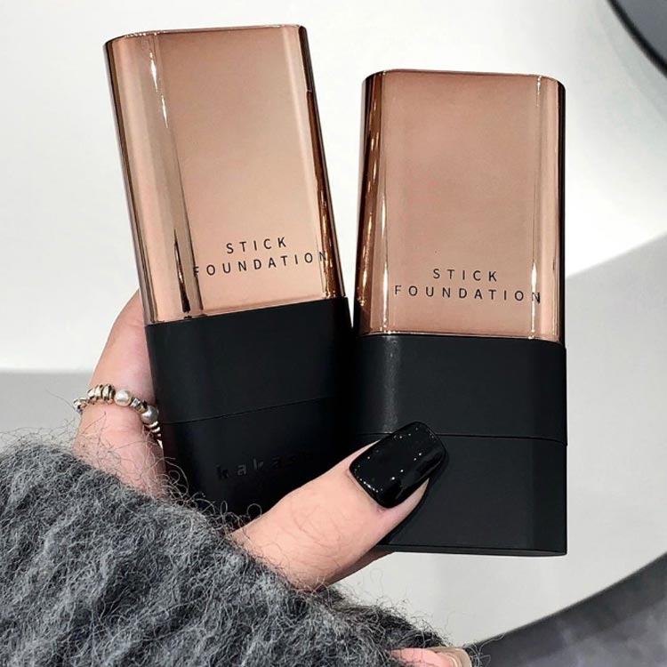 スティックファンデ スティックタイプ スティックファンデーション 手が汚れない ブラシ付き 手軽 携帯..