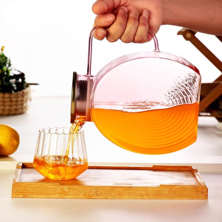 冷蔵庫 冷水ポット 北欧 縦置き フタ付き 麦茶ポット ウォータージャグ 直火 耐熱 耐熱ガラス 大容量 冷水筒 ピッチャー 水差し ガラス 洗いやすい スリム 広口 取って付き ガラス お茶入れ フルーツジュース 卓上ポット