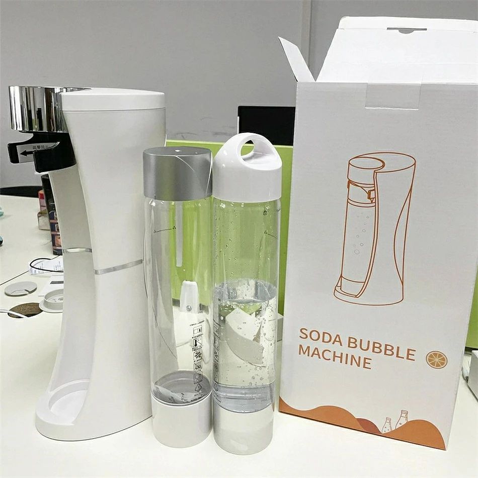 炭酸水メーカー 炭酸水/ソーダ/飲料作り 電源不要 炭酸水マシン 炭酸水製造機 保存時間長い 操作簡単 お手入れも簡単 健康 美容 料理 手作り 自家製 商用 自宅用 家庭用 2点専用1000mlボトル付き