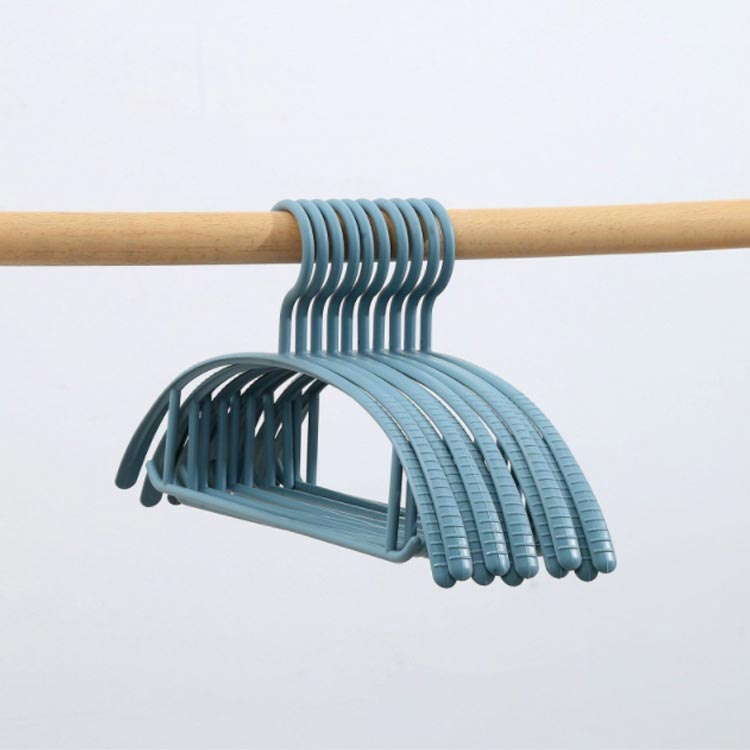 跡がつかない ハンガー すべらない 滑らない 落ちない 滑り止め 型崩れ防止 50本組 スリムハンガー ハンガー 多機能 シルエットハンガー 物干し ハンガー ...