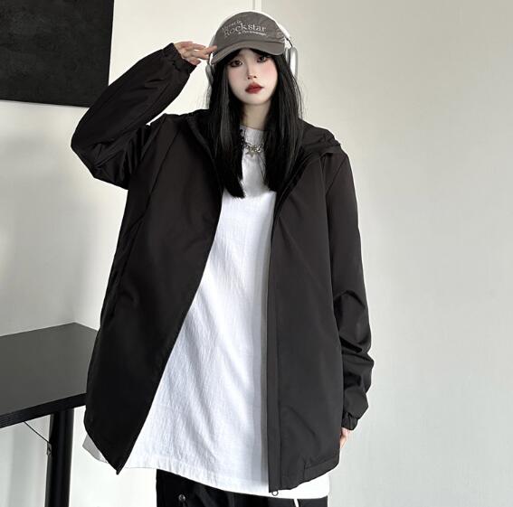 樂天商城 - ♪M~XL展開♪ジャンパー　アウター　ジャケット　ウインドブレーカー　ポケット　無地　ブラック　黒　長袖　マウンテンパーカー　大きいサイズ　ビッグ　ゆったり　カジュアル　ブルゾン　レディース　メンズ　ストリート　韓国　奇抜　派手
