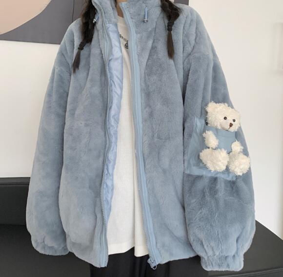 ♪M-XL展開♪2色 ベア くま アウター ブルゾン ジャケット ジャンパー ダウン ボア もこもこ ふわふわ 防寒 レザー ビッグ 大きいサイズ ヒップホップ HIPHOP レディース メンズ ガールズ 韓国 個性的 奇抜 可愛い