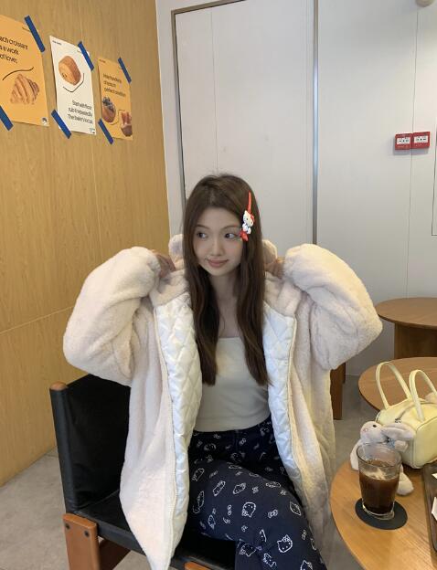 乐天商城 - コート　ブルゾン　アウター　ファー　くま耳　レディース　ガールズ　おしゃれ　もこもこ　ふわふわ　韓国　ファッション　ゆったり　大きい　防寒　あったか　シンプル　ボリューム
