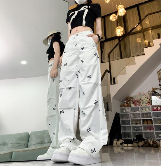 乐天商城 - リボン柄　ワイド　カーゴパンツ　ズボン　ボトムス　パンツ　ハイウエスト　絞り　ロング　ジョガーパンツ　リボン　シンプル　大きいサイズ　ゆったり　だぼだぼ　ダンス　衣装　ヒップホップ　HIPHOP　レディース　ストリート　奇抜　派手