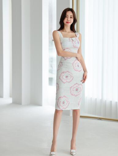 樂天商城 - 総柄　ワンピース 　結婚式 　着痩せ 　おしゃれ 　ワンピ 　セクシーワンピース キャバ パーティー　膝丈　大人 　スタイル　 上品 　韓国 　結婚式 　二次会 　パーティー　 発表会　 お呼ばれ同窓会 謝恩会