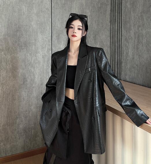 フェイクレザー ブラウス シャツ トップス カットソー 長袖 黒 ブラック 無地 シンプル 大きいサイズ ビッグ ジャケット アウター ダンス 衣装 ヒップホップ HIPHOP レディース ガールズ レザー 革 韓国 おしゃれ かっこいい モノトーン