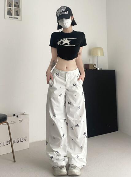 乐天商城 - リボン柄　総柄　パンツ　ズボン　ボトムス　 ロング　ワイド　太い　太め　大きいサイズ　ビッグ　ゆったり　ハイウエスト　ポケット　裾絞り　ダンス　衣装　ヒップホップ　HIPHOP　レディース　ガールズ　個性的　奇抜　かわいい　韓国ファッション