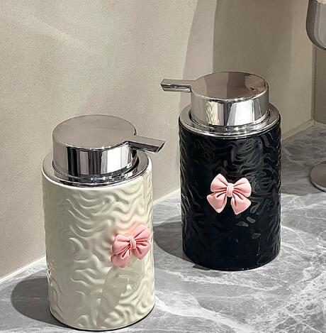 リボン　詰め替え　ボトル　ホルダー　白　ホワイト　ブラック　黒　韓国　雑貨　インテリア　北欧　お..