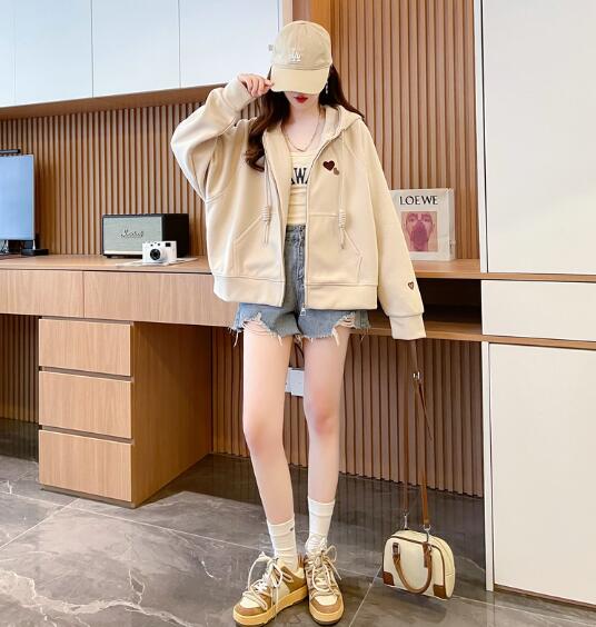 乐天商城 - 「M/L/XL/2XL」刺繍パーカー　ハート柄　パーカー 体型カバー アウター レディース ライトアウター 長袖 トップス ビッグ ビッグシルエット ゆったり オーバーサイズ 羽織り 大きいサイズ 　春 秋 レディース　ガールズ　かわいい　ストリート系　カジュアル