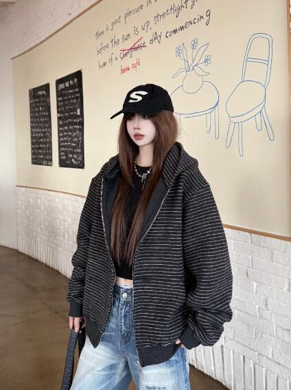アウター レディース パーカー 帽子 フーディ取り外し ファー ライトアウター 迷彩 ミリタリー ワッペン 長袖 トップス 大きいサイズ ショート丈 短め 春 秋 冬 レディース ガールズ ストリート系 カジュアル かわいい 秋冬新作 韓国ファッション