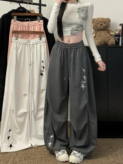 樂天商城 - スウェットパンツ レディース 大きいサイズ 着痩せ スポーツウェア 動きやすい 長ズボン ウェット ボトムス ロングパンツ 太い 太め ワイドパンツ 刺繍 星柄 レディース ガールズ ストリート 韓国 リラックス シンプル ストレート 運動着 部屋着 練習着