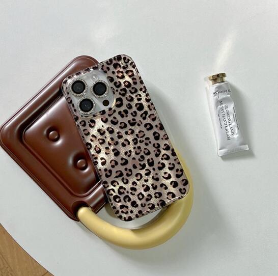 乐天商城 - 【INSで大人気】iPhone17 16 15 14 13ケース iPhoneケース おしゃれ スマホ 携帯 ケース カバー ヒョウ柄 レオパード柄 可愛い 軽量