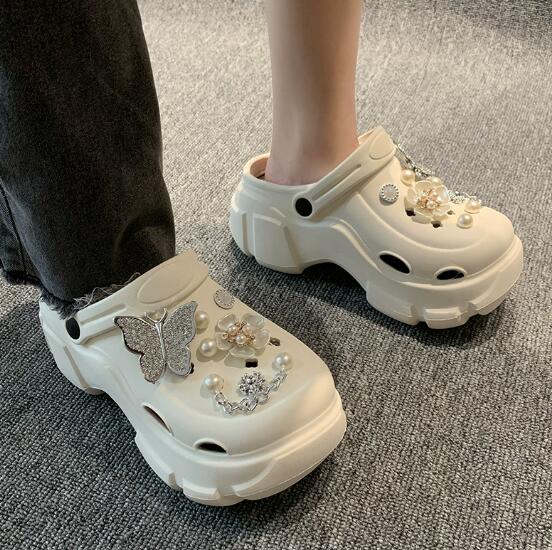 乐天商城 - 厚底サンダル かわいい 靴 くつ サンダル 女性 歩きやすい 通気性 履きやすい 軽い サンダル 快適 厚底 クロックス風　軽量　22.5〜25.5cm　屋外　室内　外 韓国　雑貨