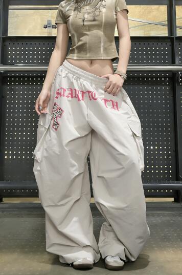 樂天商城 - ワイドパンツ レディース カーゴパンツ パンツ ズボン 大きいサイズ 着痩せ スポーツウェア 動きやすい 長ズボン ボトムス ロングパンツ 太い 太め だぼだぼ ヒョウ柄 十字架 ストリート 韓国 リラックス シンプル ストレート 運動着 部屋着 練習着 ヒップホップ HIPHOP