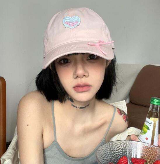 帽子 レディース 野球帽 キャップ 大きいサイズ 紫外線対策 UVカット 通気性 リボン ワッペン 小顔効果 スポーツ ファッション小物 Cap ベースボールキャップ 韓国ファッション かわいい 可愛い ダンス衣装(4.0)