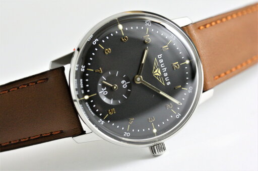ドイツ製 bauhaus バウハウス センターセコンド クォーツ腕時計 バウハウス・デザイン Uhrenwerk Ruhla ルーラ Made in Germany 35ミリ ボーイズウォッチ レディース 2037-2QZ 男女兼用時計