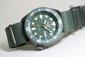 最強のコストパフォーマンスSEIKO【セイコー】5Sportsファイブ・スポーツ自動巻き腕時計/並行輸入商品/送料無料/日本未発売
