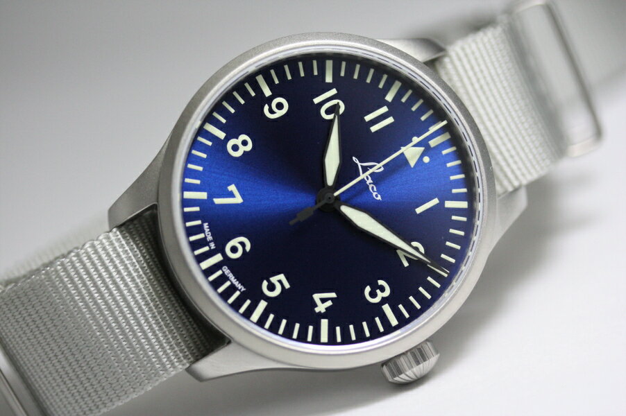 綺麗なブルーダイアル！ドイツ空軍採用のLaco ラコ 自動巻き腕時計Augsburg39 アウクスブルク Blaue Stundeミリタリーウォッチ 正規代理店商品/ケース直径約39ミリ 862102