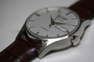 クラシカルなデザインでリーズナブルな自動巻き!スイス製Tissot【ティソ】VISODATE【ヴィソデイト】ヘリテージ自動巻き/腕時計/正規代理店商品
