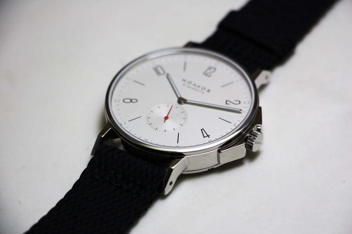 ドイツ製NOMOS【ノモス】Ahoi200m防水自動巻き腕時計/バウハウス・デザイン/グラスヒュッテ/正規代理店商品 ドイツ製NOMOS【ノモス】Ahoi200m防水自動巻き腕時計/バウハウス・デザイン/グラスヒュッテ/正規代理店商品