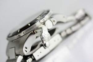スイス製BALLWATCH【ボール・ウォッチ】エンジニア・ハイドロカーボン・セラミック自動巻き腕時計クロノメーター300m防水/並行輸入商品Ceramic/送料無料/メーカー希望小売価格407,000円